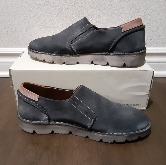 Roan - Picture 2 of 4